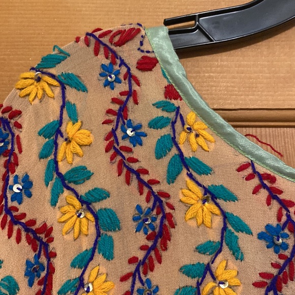 Embroidered Kaftan - Picture 6 of 6